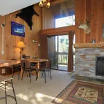 Mammoth Ski Racquet Club 042